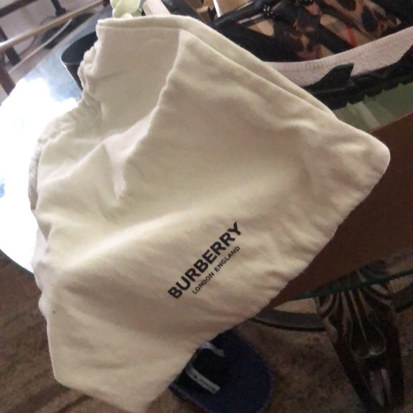 New Burberry sneakers clean size 6.5 women - Picture 2 of 5